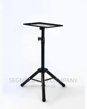 Single Universal Tripod Projector Stand
