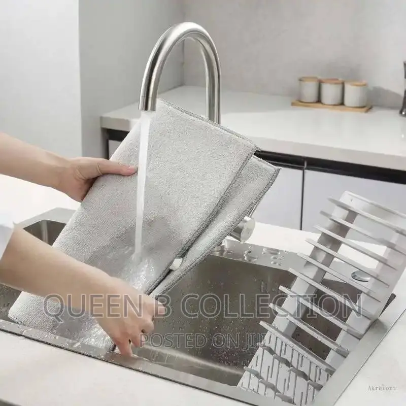 Foldable Dish Drying Mat.