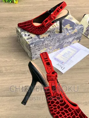 Cover Heel Christian Dior