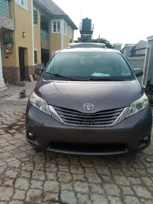 2011 Toyota Sienna Bus for Rent or Hire