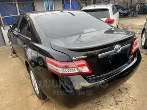 Toyota Camry XLE 4dr Sedan (2.5L 4cyl 6A) 2011 Black
