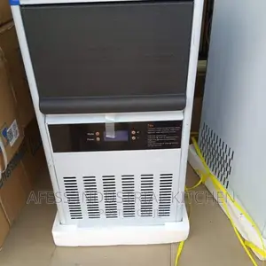 Ice Cube Maker 30 Cubes