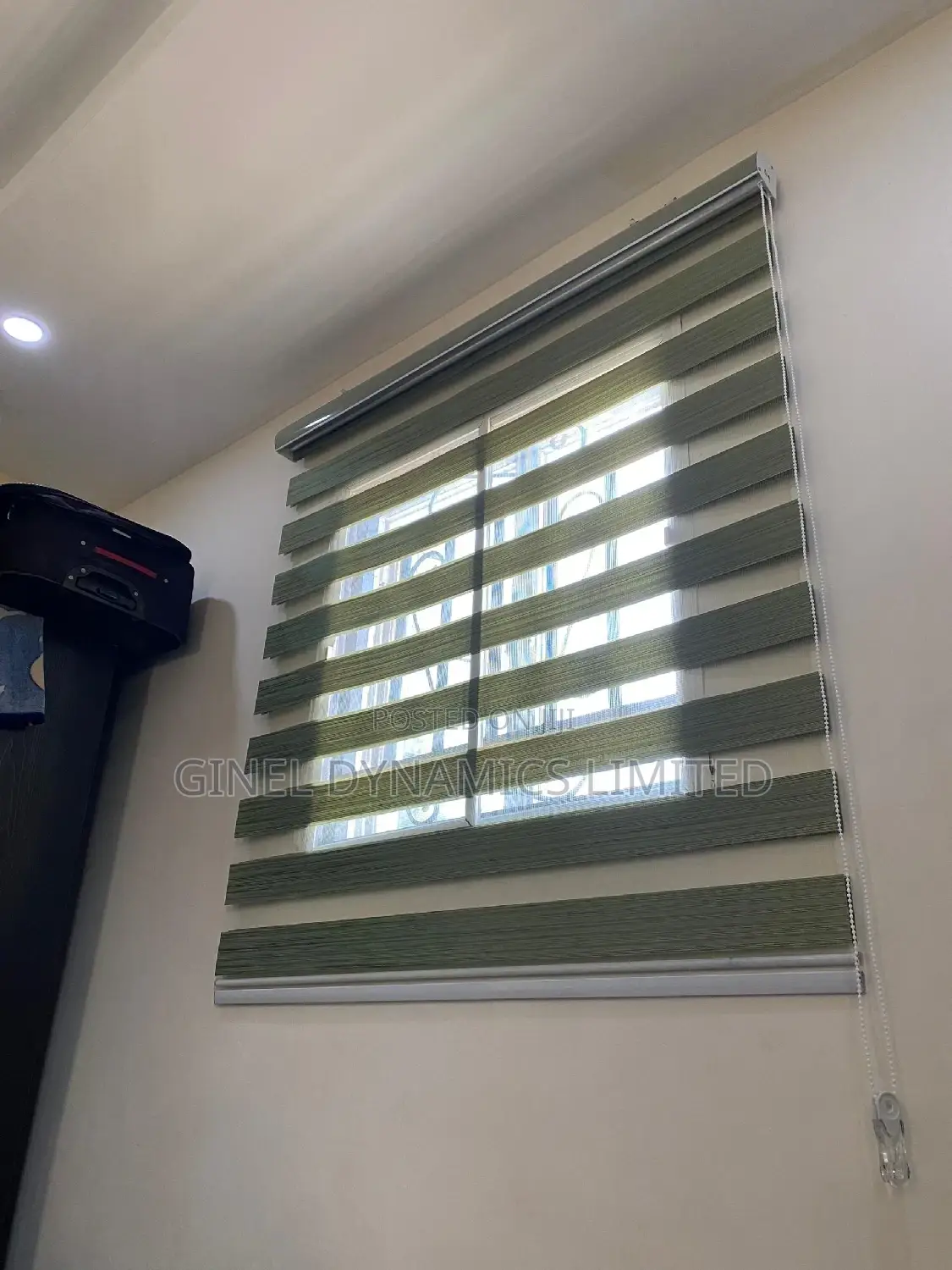 High Quality Window Blind (Free Delivery)
