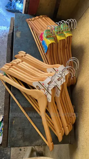 Hedoous Wooden Hangers