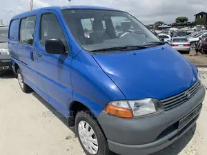 Toyota HiAce 2005 Blue