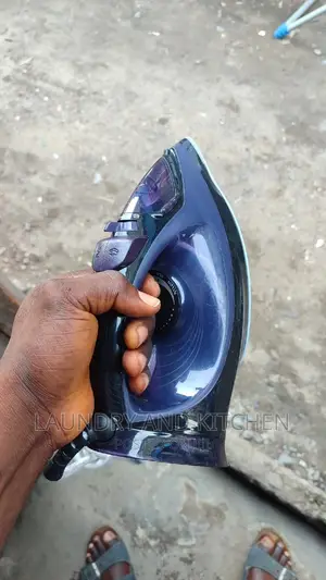 Philips Electric Steam Iron for Home and Fashion Use