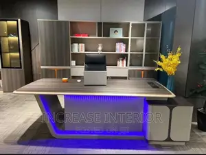 Executive Director Quality Office Table With Lightening