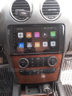 ML 350 Android Screen With Reverse Camera and GPS