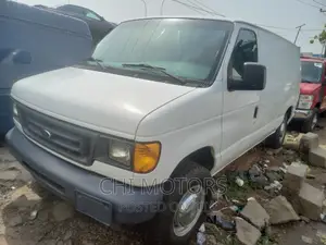 Ford E250 2005 White