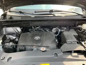 Toyota Highlander XLE 4x4 V6 (3.5L 6cyl 8A) 2018 Gray