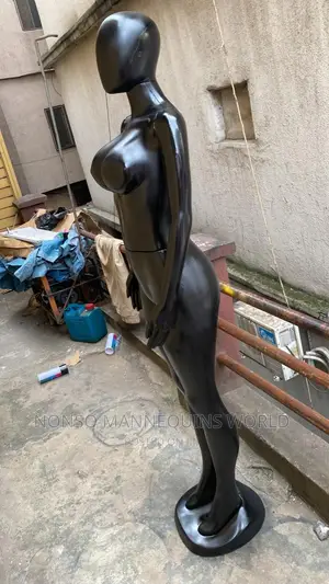 Female Size 10 Plastic Black Egg Face Mannequin