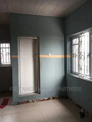 To Let : A Upstairs Sizeable Hall With Toilet
