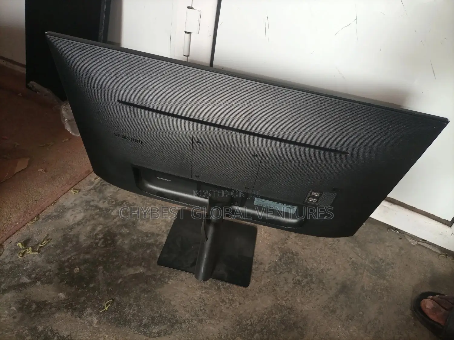27 Inches Samsung