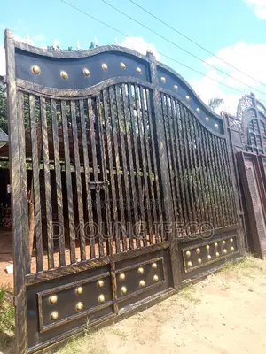 Morden Transparent Gate
