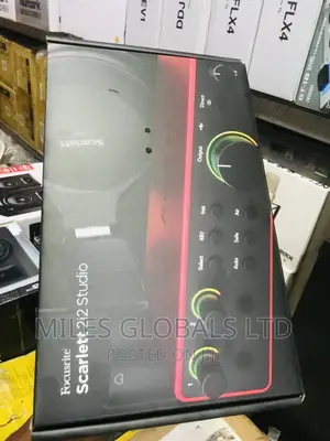 Focusrite Scarlett 2i2 Studio Bundle 4th Gen