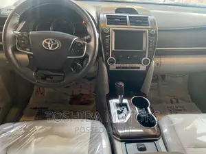 Toyota Camry XLE 4dr Sedan (2.5L 4cyl 6A) 2013 Silver