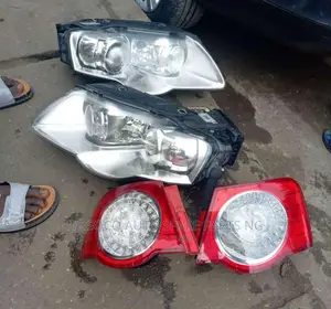 Passat Fsi 2005 Front And Back Head Light