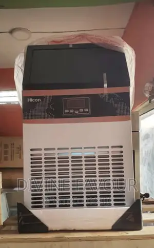 Ice Cubes Maker