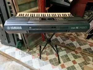 Yamaha PSR-S750 Keyboard