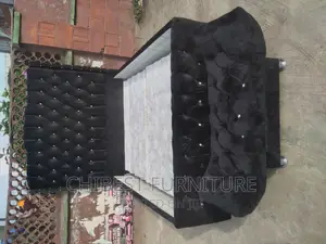 Quality 4.5by6 Upholstery Padded Bed Frame With One Footrest