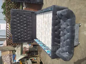 Quality 4.5by6 Upholstery Padded Bed Frame With One Footrest