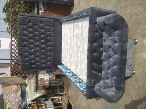Quality 4.5by6 Upholstery Padded Bed Frame With One Footrest