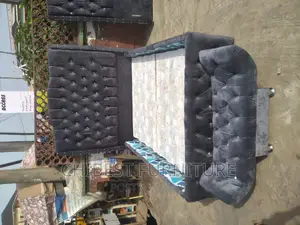 Quality 4.5by6 Upholstery Padded Bed Frame With One Footrest