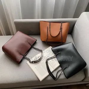 High Quality Luxury Woman's Bags Available in Store
