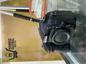 Nikon D7100 Camera Body