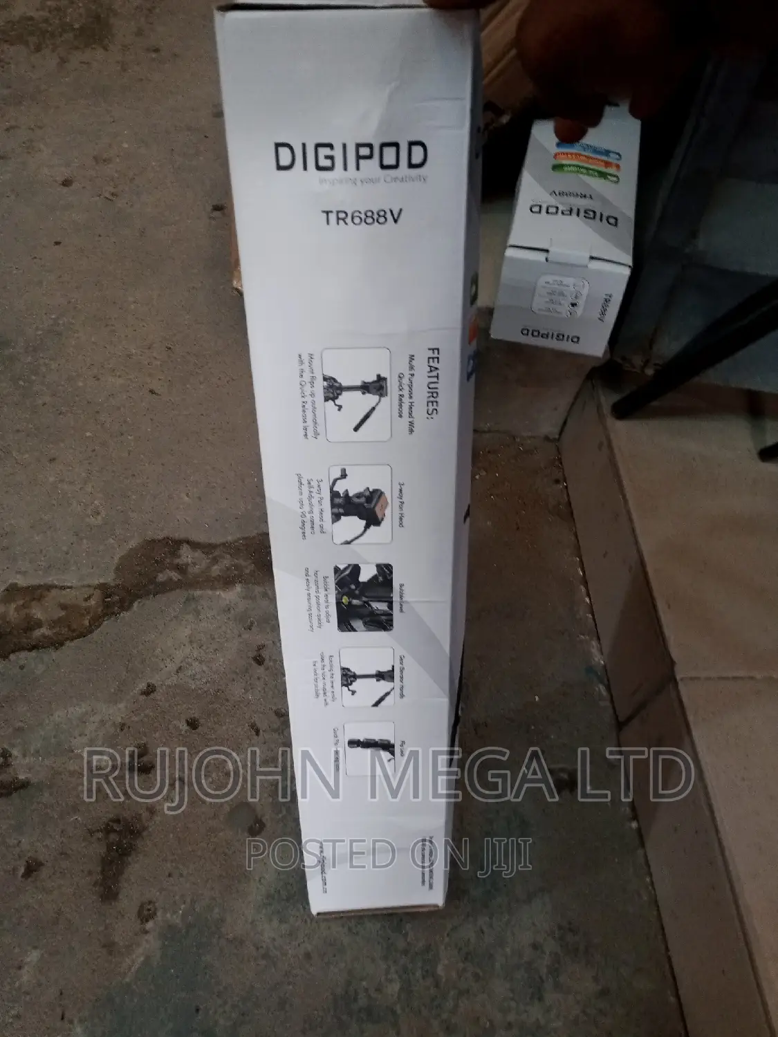 Professional Camera Tripod. Load Capacity 3 - 5 Kg
