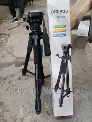 Professional Camera Tripod. Load Capacity 3 - 5 Kg