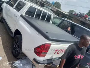 Boot Cover Shock for Toyota Hilux =