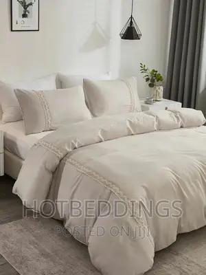 Quality Duvet, Bedspread and 4 Pillowcases