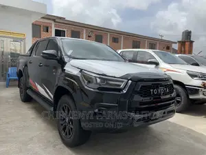 New Toyota Hilux 2023 Black