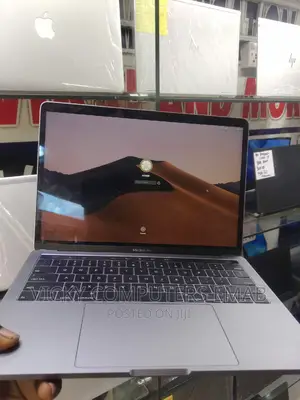 Laptop Apple MacBook Pro 2018 16GB Intel Core I7 SSD 512GB