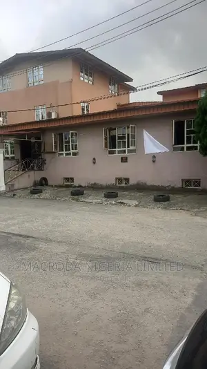 1100sqm Conerpiece Office Building at Adeniyi Jones Ikeja