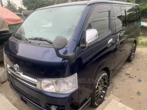 Toyota HiAce 2010 Blue