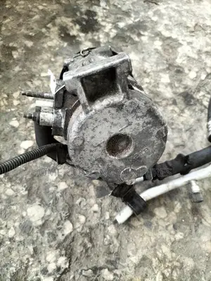 Land Cruiser Prado ( V6 Engine)Ac Compressor