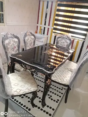 Royal Dining Table by 6 Seater