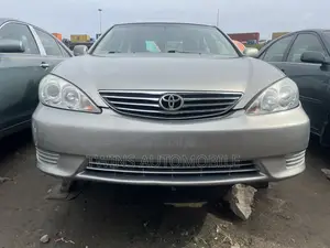 Toyota Camry 2005 Gray