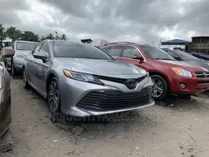 Toyota Camry LE FWD (2.5L 4cyl 8AM) 2018 Silver