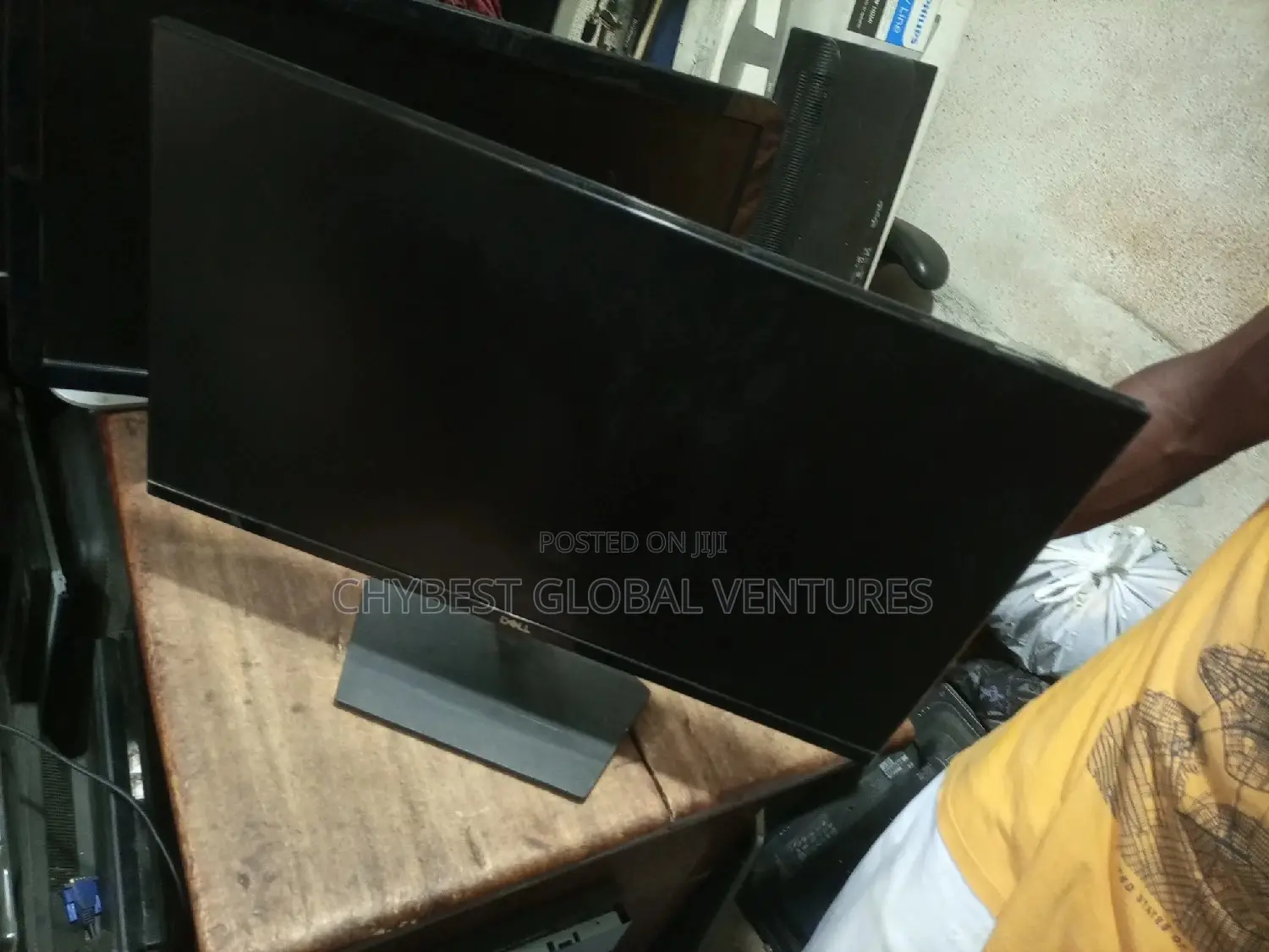 24 Inches Dell