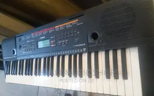 UK Used Yamaha PSR-E263 Keyboard