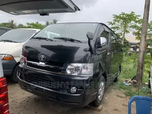 Toyota HiAce 2010 Black