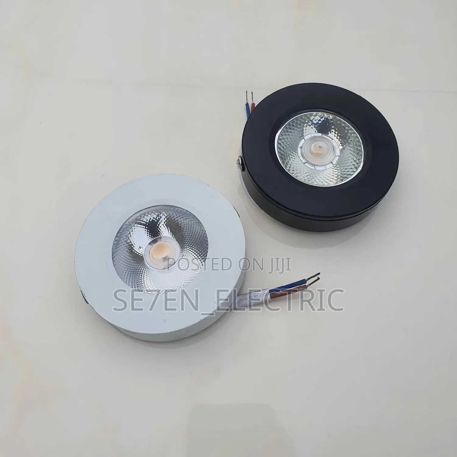 Ceiling Surface Mounting/Parapet Light .