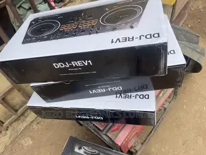 Pioneer DDJ-Rev1 Controller