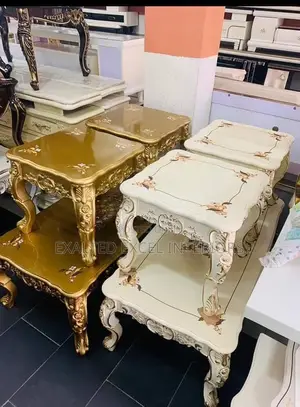 Top Imported Royal Center Table Set.