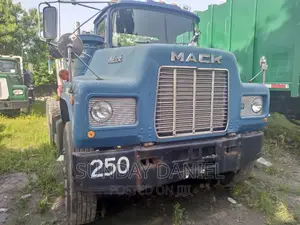 Mack Trailer Head Tokunbo