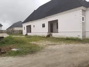 3bdrm Bungalow in Ekuigbo, Ugheli for sale