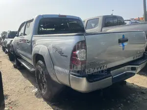 Toyota Tacoma Double Cab V6 Automatic 2010 Silver